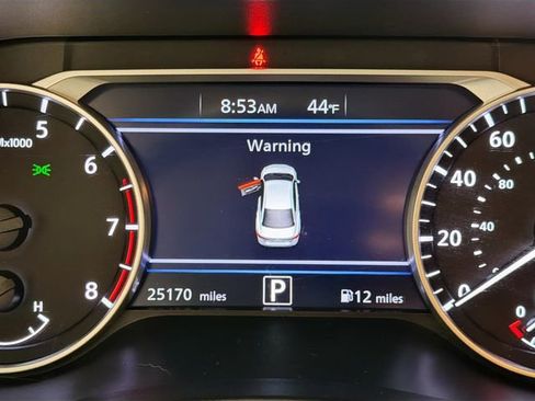 Used 2024 Nissan Sentra SV image 9