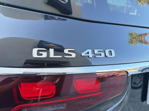 Used 2025 Mercedes-Benz GLS 450 4MATIC image 32