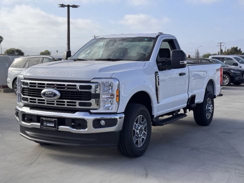 New 2025 Ford F350 XLT w/ FX4 Off-Road Package image 7