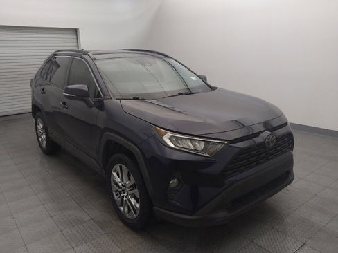 Used 2019 Toyota RAV4 XLE Premium image 13