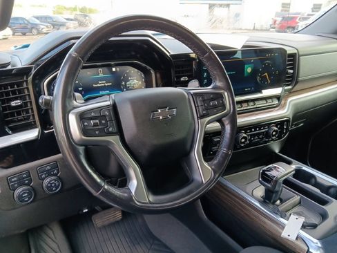 Used 2022 Chevrolet Silverado 1500 RST AWD/4WD image 14
