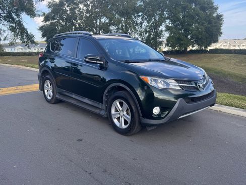 Used 2013 Toyota RAV4 XLE image 19