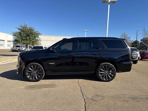 Used 2025 Cadillac Escalade V image 3