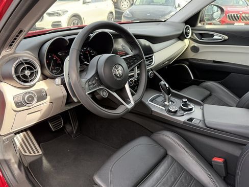 Used 2018 Alfa Romeo Giulia Ti Sport w/ Quick Order Package 22U Sport RWD image 8