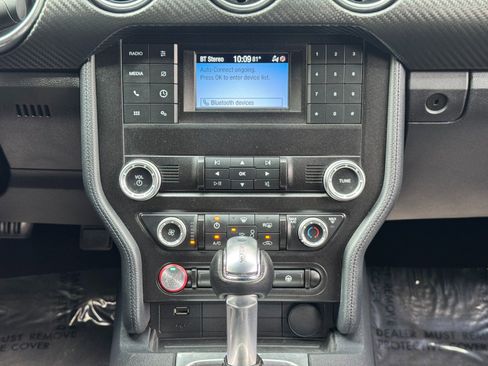 Used 2022 Ford Mustang Coupe w/ Black Accent Package RWD image 21