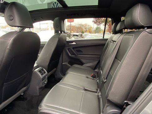 Certified 2021 Volkswagen Tiguan SE R-Line w/ 3rd Row Seat Package image 21