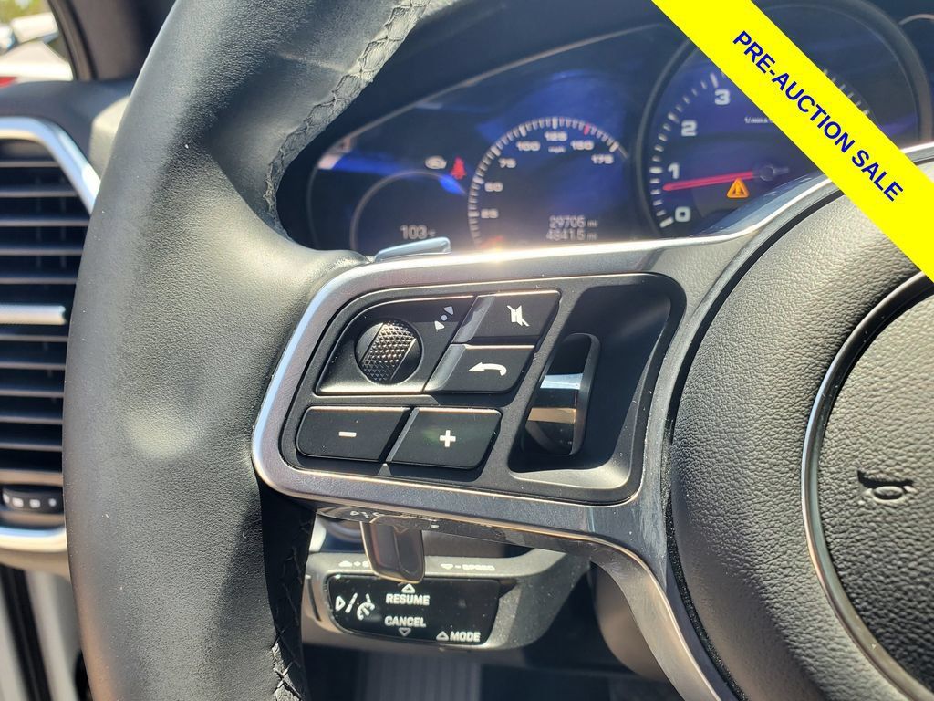 Used 2023 Porsche Cayenne AWD/4WD image 25