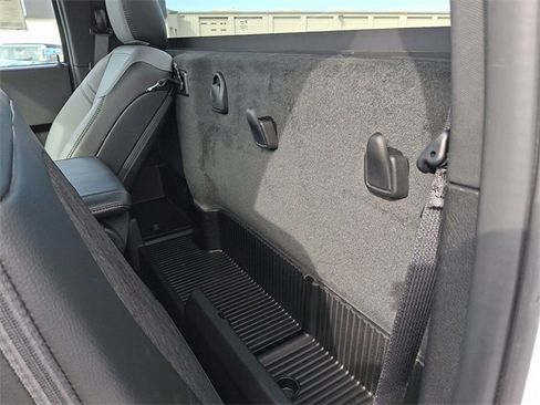 Used 2024 RAM 2500 Tradesman w/ Chrome Appearance Group image 10