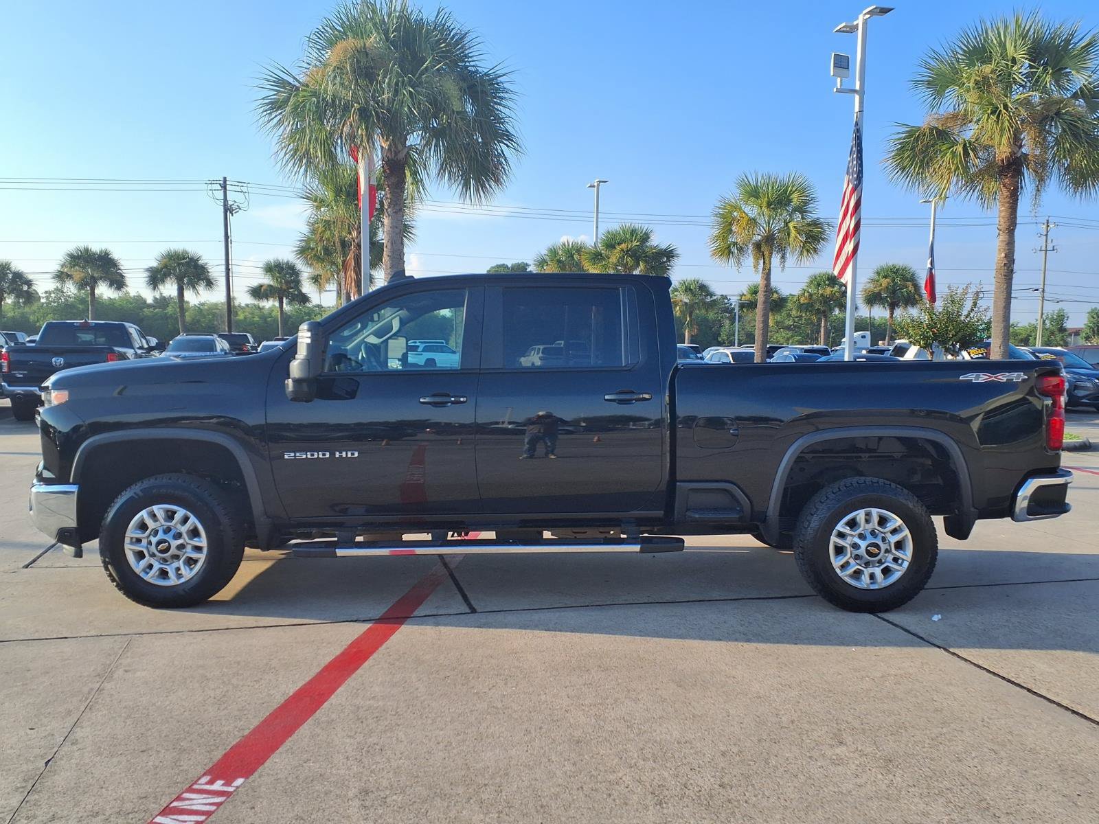 Used 2025 Chevrolet Silverado 2500 LT w/ Safety Package AWD/4WD image 9