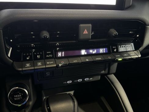 Certified 2025 Toyota Land Cruiser Base image 11