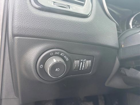 Used 2021 Jeep Compass Limited w/ Sun and Sound Group image 16