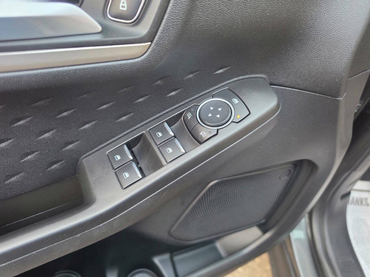 Used 2020 Ford Escape SE Sport FWD image 28