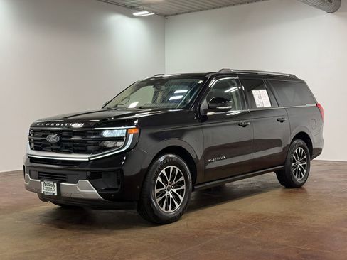 Used 2025 Ford Expedition Max Platinum AWD/4WD image 27