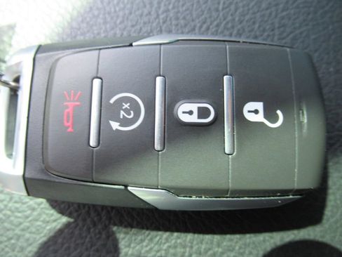 Used 2025 RAM 1500 Big Horn RWD image 33
