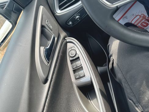 Used 2025 Chevrolet Malibu RS image 9