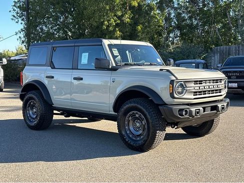 New 2025 Ford Bronco Big Bend w/ Black Diamond Package image 3