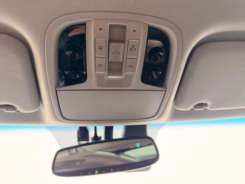 Used 2018 Kia Cadenza Technology image 30