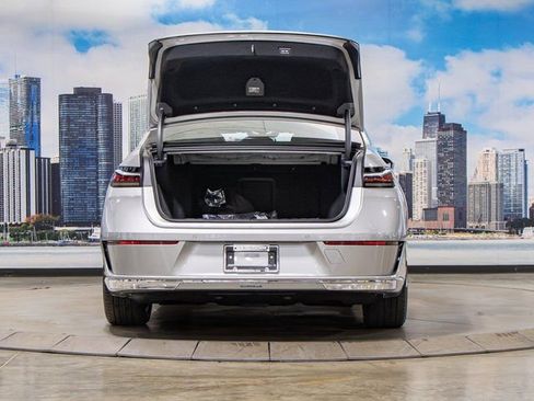 Used 2025 BMW i7 xDrive60 w/ Premium Package image 12