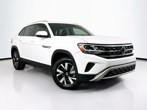 Used 2022 Volkswagen Atlas Cross Sport SE FWD image 2