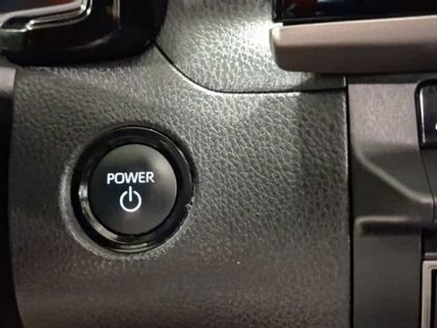 Used 2025 Toyota Camry SE FWD image 34