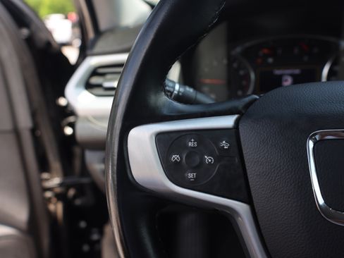 Used 2023 GMC Acadia SLT AWD/4WD image 17