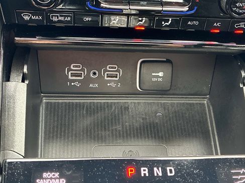 Used 2023 Jeep Grand Cherokee L Overland w/ Luxury Tech Group IV AWD/4WD image 33