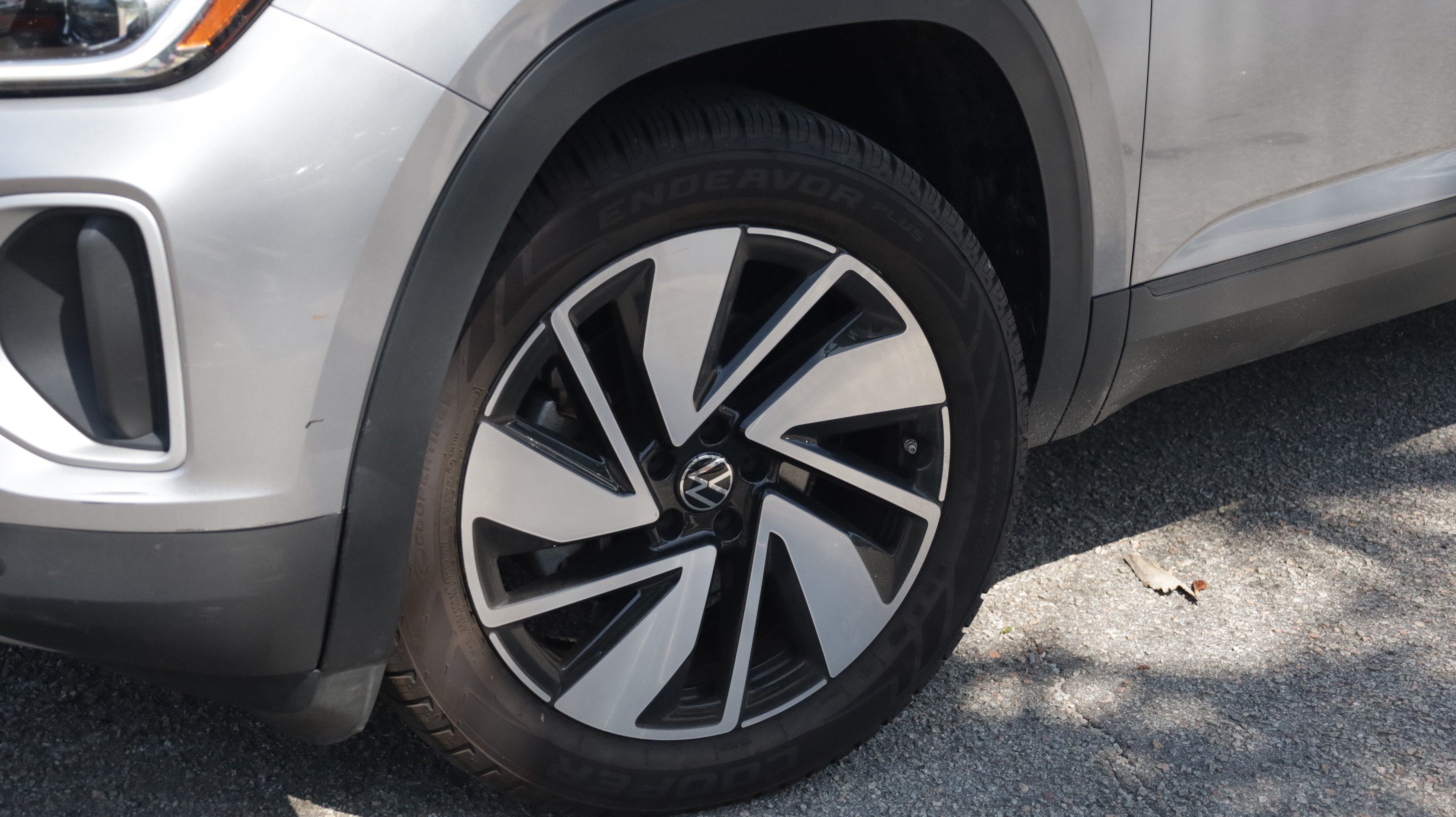 Used 2024 Volkswagen Atlas SE FWD image 16