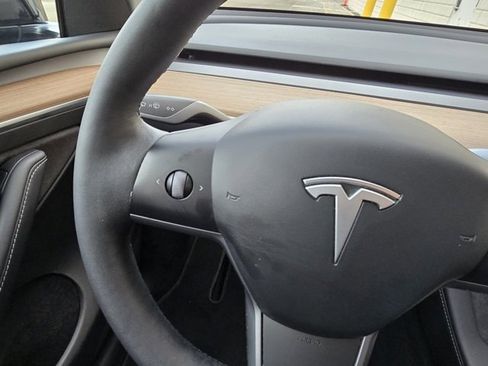 Used 2024 Tesla Model Y Long Range image 31