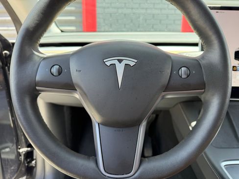 Used 2024 Tesla Model Y Long Range RWD image 21