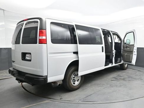 Used 2024 Chevrolet Express 3500 LS RWD image 46