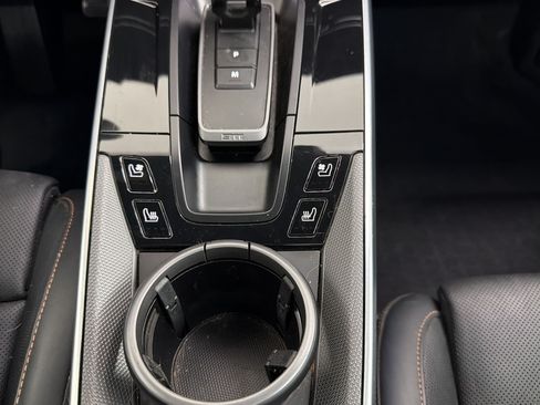 Certified 2025 Porsche 911 Carrera RWD image 30