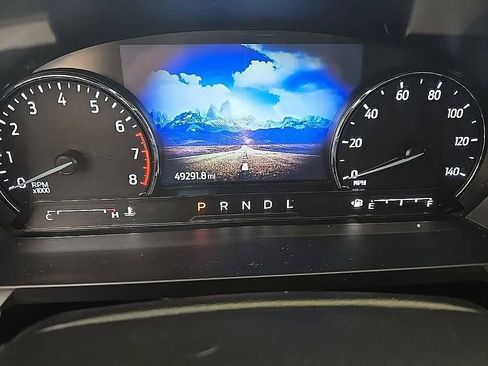 Used 2023 Ford Explorer XLT w/ Equipment Group 202A AWD/4WD image 17