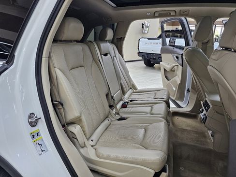 Used 2018 Audi Q7 3.0T Prestige w/ Prestige Package image 23