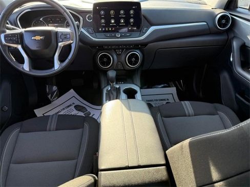 Used 2024 Chevrolet Blazer LT w/ Convenience Package image 11