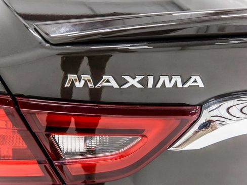Used 2017 Nissan Maxima Platinum w/ Medallion Package FWD image 5