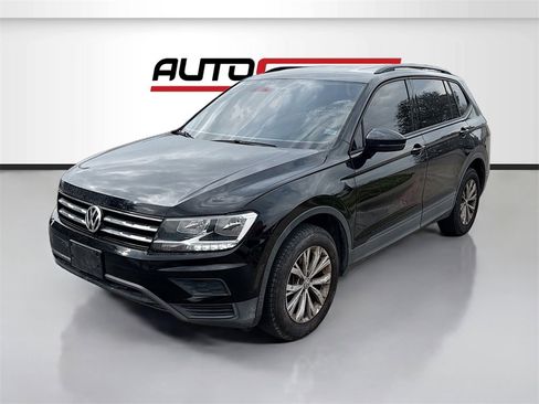 Used 2018 Volkswagen Tiguan S image 3