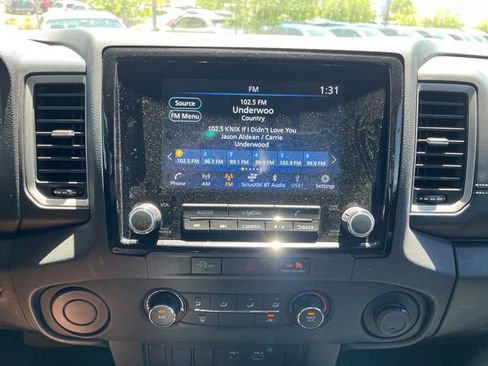 Used 2024 Nissan Frontier SV RWD image 8