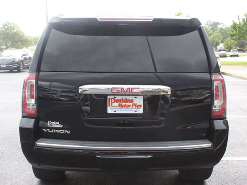 Used 2018 GMC Yukon Denali w/ Open Road Package AWD/4WD image 7