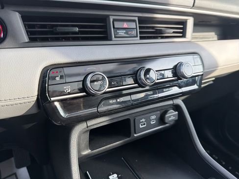 Certified 2025 Honda Pilot Touring image 36