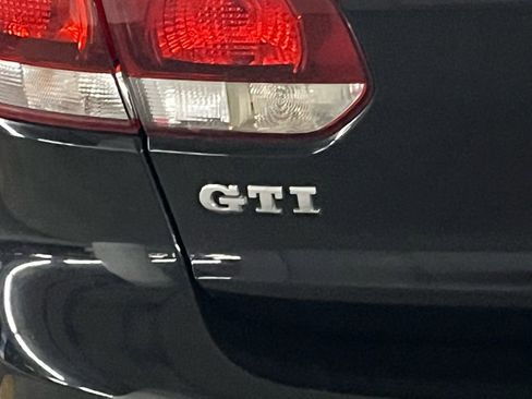 Used 2013 Volkswagen GTI 4-Door image 29