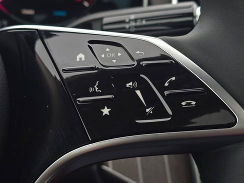 New 2026 Mercedes-Benz E 350 4MATIC Sedan image 40