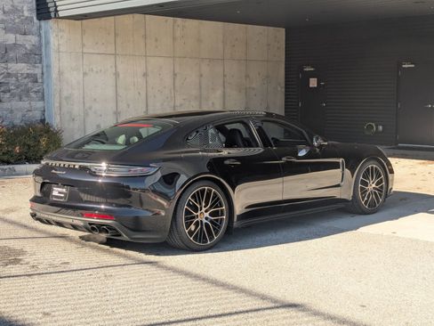 Used 2023 Porsche Panamera image 9