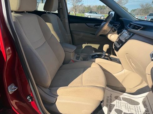 Used 2015 Nissan Rogue SV w/ SV Premium Package image 15