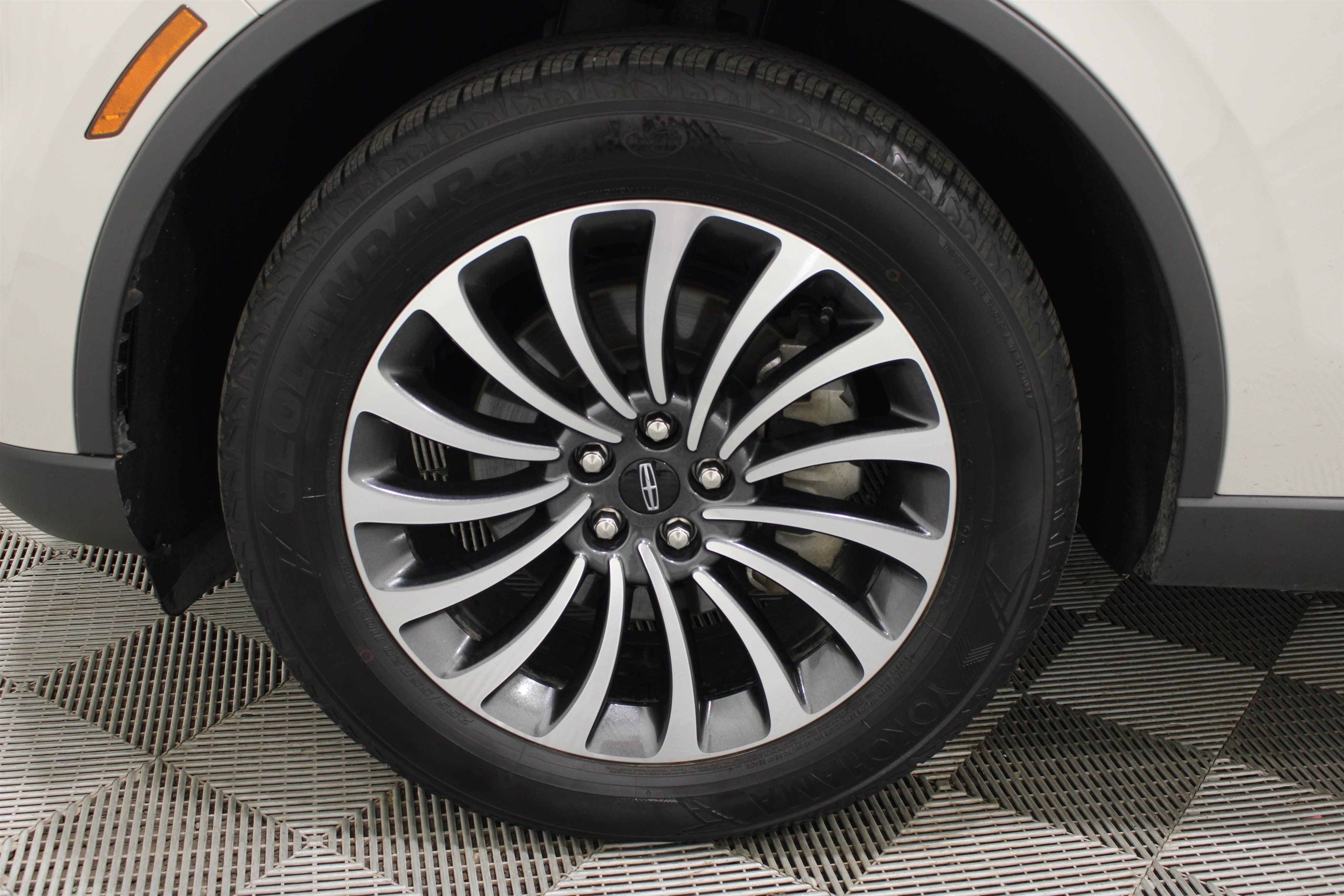 Used 2022 Lincoln Aviator Reserve w/ Elements Package Plus AWD/4WD image 37