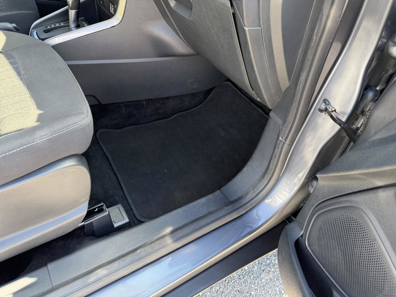Used 2020 Ford EcoSport SE w/ SE Convenience Package FWD image 14