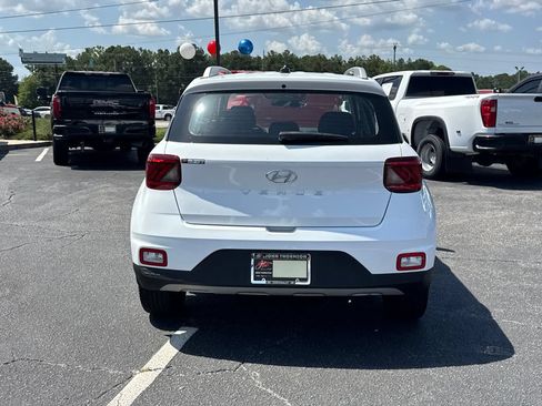 Used 2025 Hyundai Venue SEL FWD image 7