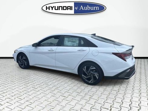 New 2025 Hyundai Elantra SEL FWD image 7