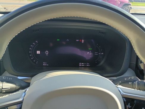 Used 2023 Volvo XC60 T8 Ultimate AWD/4WD image 10