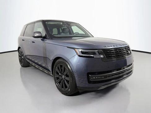Used 2025 Land Rover Range Rover SE AWD/4WD image 3