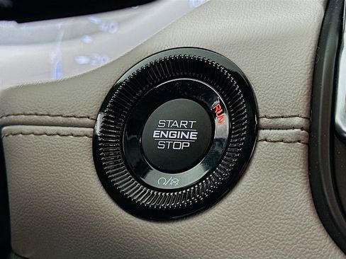 Used 2024 Jeep Compass Limited image 19